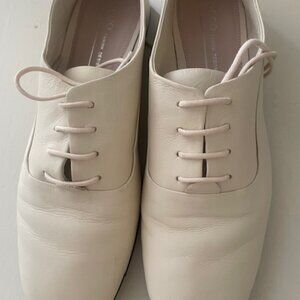 Ecco Danish Design Tie Shoe Ivory Slightly Squared Toe Flat Like New 7.5 Euro 38